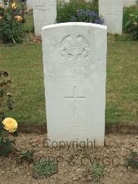 Auchonvillers Military Cemetery - Marker, Frank Edwin