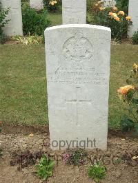 Auchonvillers Military Cemetery - Martin, August William