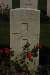 Auchonvillers Military Cemetery - McDonald, Robert Percy