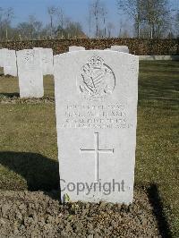 Auchonvillers Military Cemetery - McWilliams, Herbert