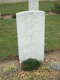 Auchonvillers Military Cemetery - Moloney, P