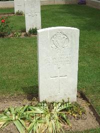 Auchonvillers Military Cemetery - Murphy, Henry