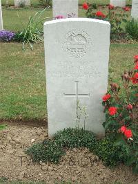 Auchonvillers Military Cemetery - Newell, J T P