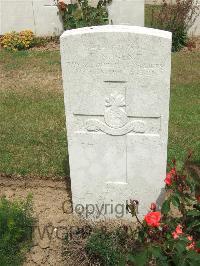 Auchonvillers Military Cemetery - Nugent, T