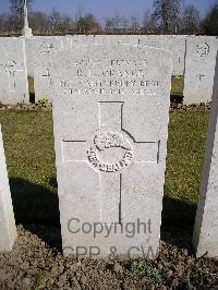 Auchonvillers Military Cemetery - Orange, Raymond Lionel