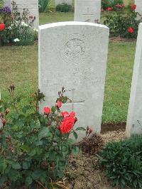 Auchonvillers Military Cemetery - Pattison, John Forster