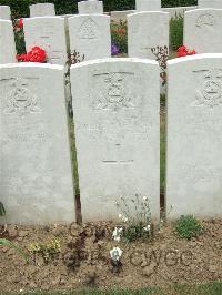 Auchonvillers Military Cemetery - Reynolds, William Francis