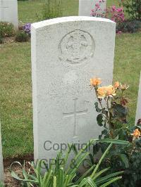 Auchonvillers Military Cemetery - Robinson, Walter Castle