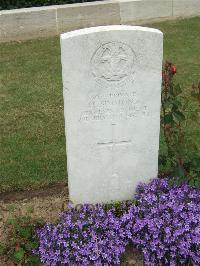 Auchonvillers Military Cemetery - Simmons, Harry