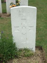 Auchonvillers Military Cemetery - Taggart, T