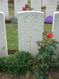 Auchonvillers Military Cemetery - Thwaites, Philip