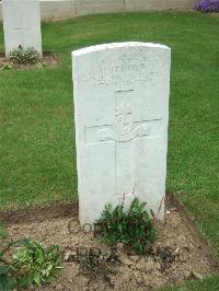 Auchonvillers Military Cemetery - Trimble, H