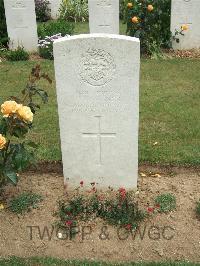 Auchonvillers Military Cemetery - Warner, Fredrick George