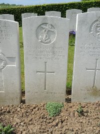 Bagneux British Cemetery Gezaincourt - Archer, Harold Edmund