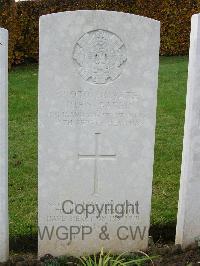 Bagneux British Cemetery Gezaincourt - Baker, John