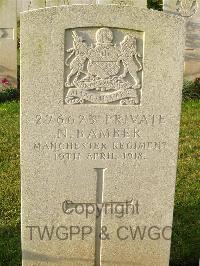 Bagneux British Cemetery Gezaincourt - Bamber, N