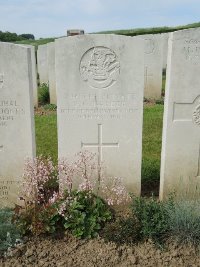 Bagneux British Cemetery Gezaincourt - Barker, Sam Oxley