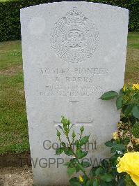 Bagneux British Cemetery Gezaincourt - Barrs, Alfred