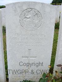 Bagneux British Cemetery Gezaincourt - Bateman, Gilbert