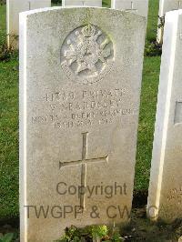 Bagneux British Cemetery Gezaincourt - Beardsley, V