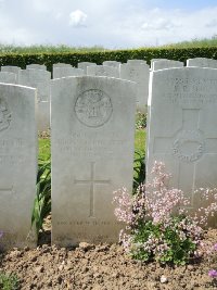 Bagneux British Cemetery Gezaincourt - Beech, Thomas George