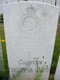 Bagneux British Cemetery Gezaincourt - Beehag, Gideon