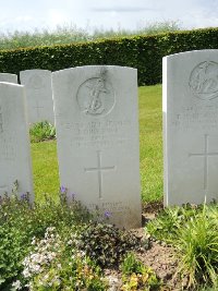 Bagneux British Cemetery Gezaincourt - Bird, James