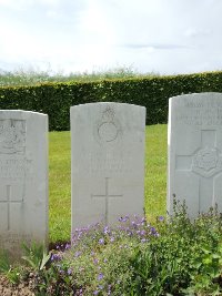 Bagneux British Cemetery Gezaincourt - Bones, F S