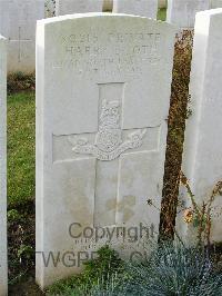 Bagneux British Cemetery Gezaincourt - Booth, Harry