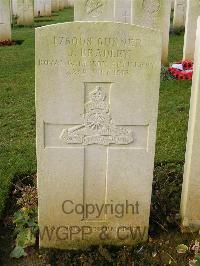 Bagneux British Cemetery Gezaincourt - Bradley, James