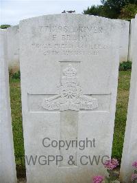 Bagneux British Cemetery Gezaincourt - Brady, F