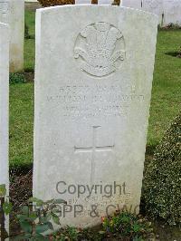 Bagneux British Cemetery Gezaincourt - Braidwood, William