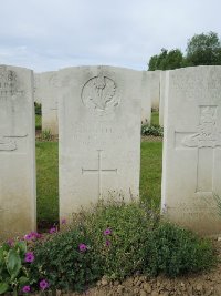 Bagneux British Cemetery Gezaincourt - Britten, Gilbert Sidney