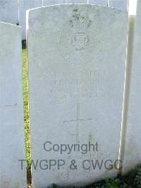 Bagneux British Cemetery Gezaincourt - Brokenshire, E