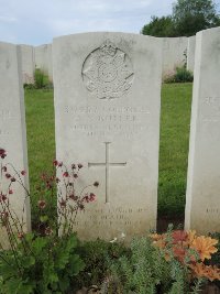 Bagneux British Cemetery Gezaincourt - Buller, Alec Norman