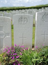 Bagneux British Cemetery Gezaincourt - Cable, William James