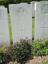 Bagneux British Cemetery Gezaincourt - Cardie, John Dobbie