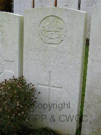 Bagneux British Cemetery Gezaincourt - Challen, G