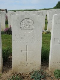 Bagneux British Cemetery Gezaincourt - Challoner, Robert