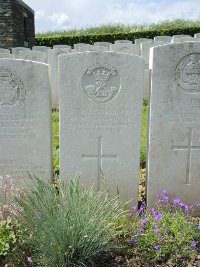 Bagneux British Cemetery Gezaincourt - Chambers, A W