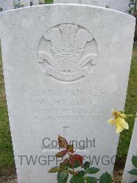 Bagneux British Cemetery Gezaincourt - Clarke, W