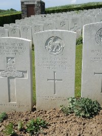 Bagneux British Cemetery Gezaincourt - Clarkson, Charles Bertram