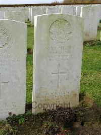 Bagneux British Cemetery Gezaincourt - Clayton, Frank