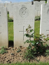 Bagneux British Cemetery Gezaincourt - Clayton, F J