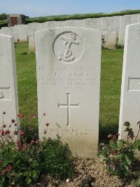 Bagneux British Cemetery Gezaincourt - Clifford, J T