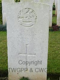 Bagneux British Cemetery Gezaincourt - Cooper, A