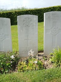 Bagneux British Cemetery Gezaincourt - Cooper, Thomas Charles