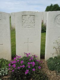 Bagneux British Cemetery Gezaincourt - Cotterall, Robert Leo