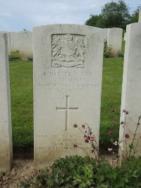 Bagneux British Cemetery Gezaincourt - Cox, Sam William