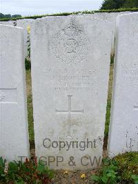 Bagneux British Cemetery Gezaincourt - Crocker, Joseph